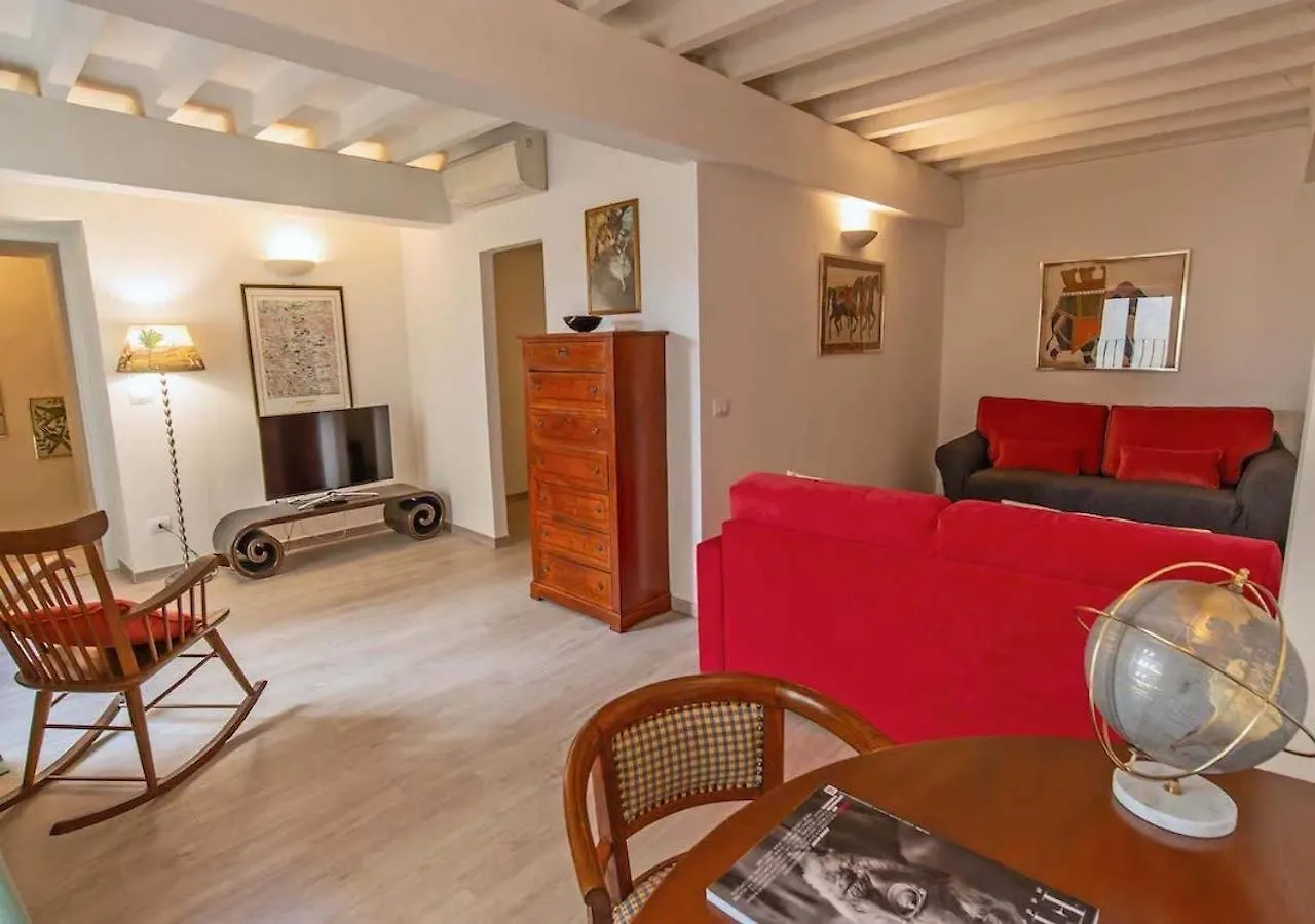 Apartment Appartamento A Due Passi Da Piazza Duomo Florence Italy